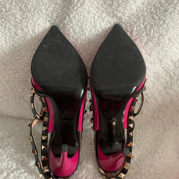 🔥Hot pink Valentino Studded heels 39.5🔥 - Picture 2 of 4
